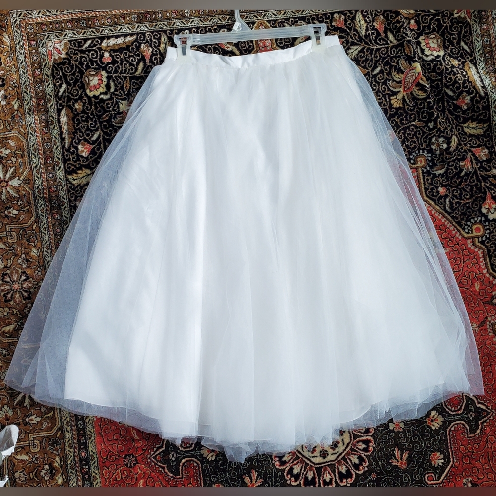 David's Bridal White Tulle Full Midi Skirt